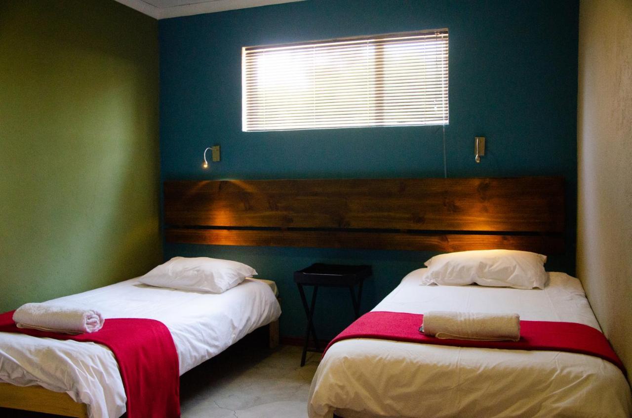 Desert Dew Guest House Hutchinson Dış mekan fotoğraf