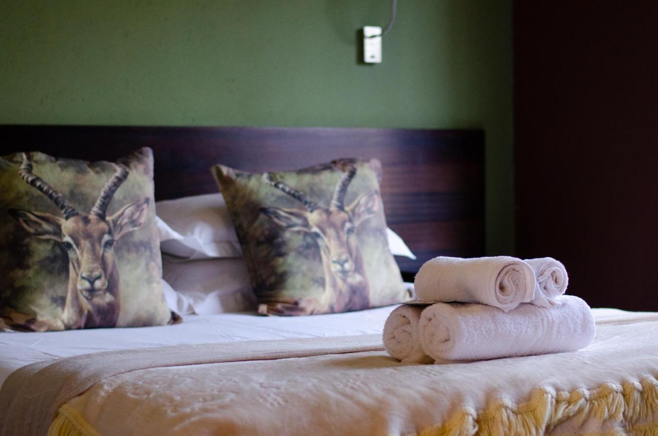 Desert Dew Guest House Hutchinson Dış mekan fotoğraf