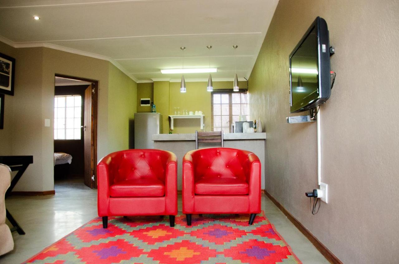 Desert Dew Guest House Hutchinson Dış mekan fotoğraf